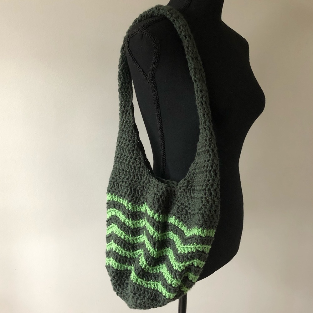 Vintage Hand knit Handmade Green shoulder bag with floral lining